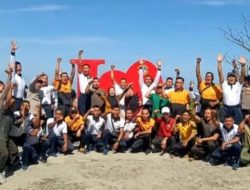 Kegiatan Kebersihan di Kawasan Pantai Pasar Seluma, Kades Beri Apresiasi TNI AL