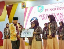 Majukan Bengkulu Melalui Fashion Berkualitas, Gubernur Rohidin Resmikan Kepengurusan PPWB Periode 2024-2029