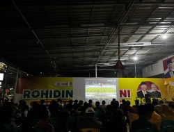 Nobar Tim Nasional Indonesia VS Bahrain di Rumah Pemenangan Rohidin -Meriani