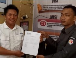 Anggota PWI Bengkulu Tengah, Laporkan Ketua KPU Ke Bawaslu Benteng