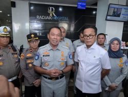 Direktur Jasa Raharja dan Wamen BUMN, Jenguk Pasien Kecelakaan di Tol Cupilarang DiRasjak Hospital
