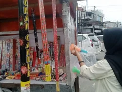 Terompet Dan Petasan Menurun, Pedagang Merugi