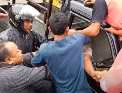 Larikan 1 Unit Mobil, Pria Baruh Baya Babak Belur di Hajar Warga