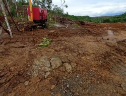 Rusak Akibat Angkutan PT PMN, Warga Demo Di Kantor Desa
