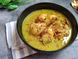 Tips Memasak Opor Ayam Bumbu Kuning, Enak dan Gurih
