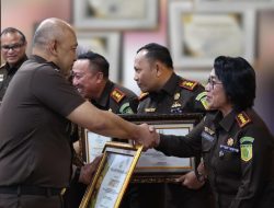 Kejari Bengkulu Terima Penghargaan Atas Predikat Terbaik Dalam PEKPP Tahun 2024 Tingkat Nasional