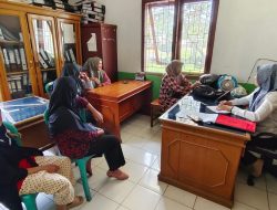 Keji ! Diduga Tilap Honor, Kader Desa Dusun Tengah Sambangi Kantor Camat