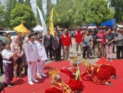 Prosesi Adat, Sambut Bupati dan Wakil Bupati Bengkulu Utara Saat Sertijab di Kantor DPRD