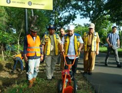 Gubernur Helmi Hasan Turun Langsung Pimpin Aksi Tebas Bayang di Sepanjang Media Jalan Lapangan Golf