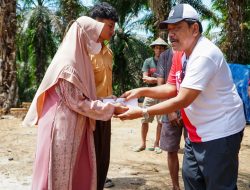Peduli Pada Masyarakat, Wagub Mian Kunjungi Rumah Warga Korban Kebakaran di Desa Marga Sakti