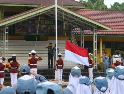 Dandim 0423 Pimpin Upacara Bendera di SMA Negeri 8 Bengkulu Utara