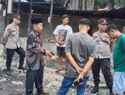 Ketua DPRD Mukomuko, Zamhari Kunjungi Rumah Korban Kebakaran di Desa Teruntung
