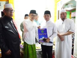 Walikota Dedi Wahyudi Hadiri Takziah Sekaligus Serahkan Documen Administrasi Secara Langsung