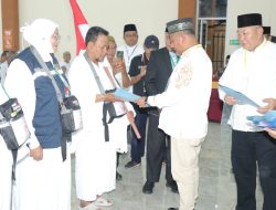 Wabup Asahan Lepas Rombongan Haji dari Asrama Haji Medan