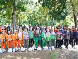Baznas Kota Bengkulu Salurkan Bantuan Paket Sembako Kepada Pasukan Orange dan Hijau DLH Kota Bengkulu