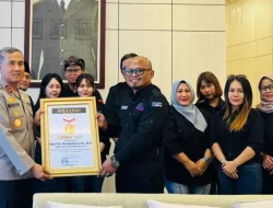 Dukung Keterbukaan Informasi Publik, Kapolda Bengkulu Terima Penghargaan Dari SMSI