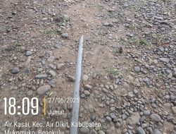 Penampakan Pemasangan Pipa Pamsimas Desa Air Kasai Terkesan Asal-asalan