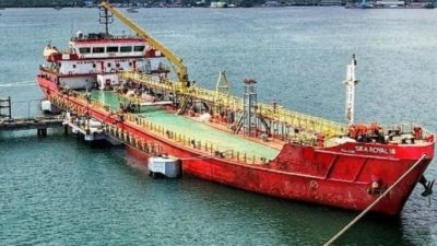 Kabar Baik, Kapal Tanker BBM Berhasil Bersandar di Pelabuhan Pulau Baai Bengkulu