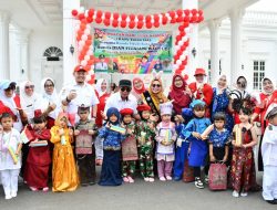 Peringati HAN 2025, Walikota Dedi Wahyudi Hadiri Acara Karnaval Anak PAUD se-Kota Bengkulu