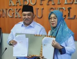 Bupati Bengkulu Selatan Serahkan Santunan Kematian, Serta Penandatanganan PKS Dengan BPJS
