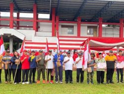 Pemkab Bengkulu Utara Bagikan Bendera Merah Putih