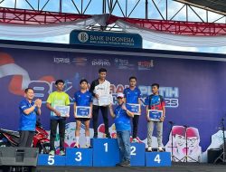 Dorong Gaya Hidup Sehat dan Digitalisasi Daerah, Gubernur Helmi Hasan Lepas 8K Merah Putih Beach Run 2025