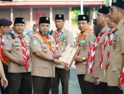 Walikota Dedi Wahyudi Terima Lencana Melati Dari Gubernur Helmi Hasian